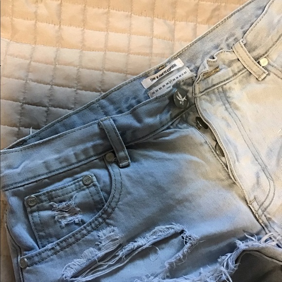 ARITZIA ripped Jean Shorts - Picture 2 of 5